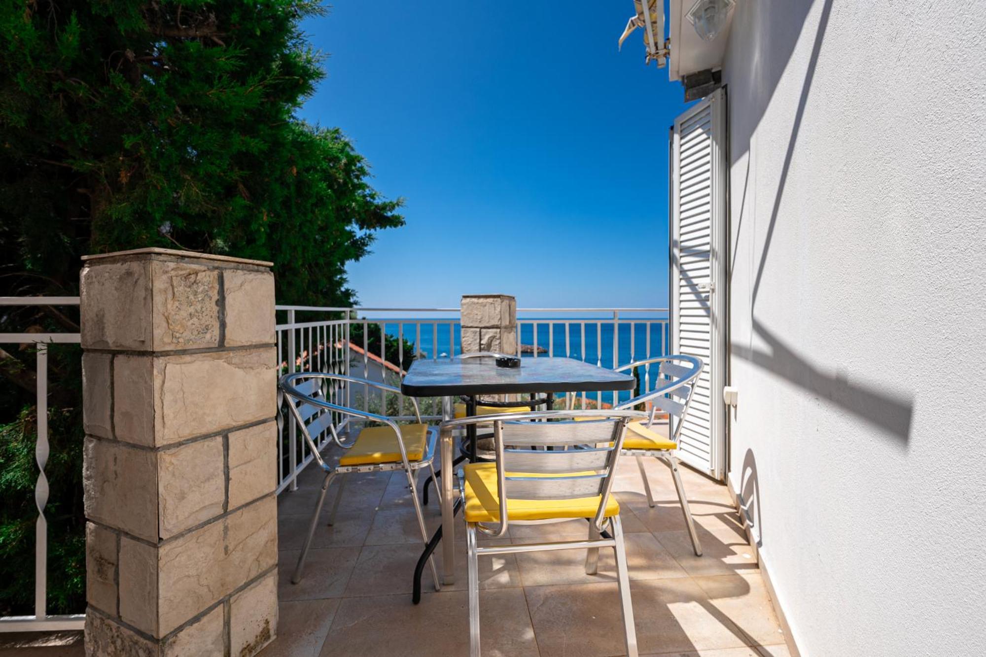 Sun Rose Apartments Sveti Stefan Oda fotoğraf