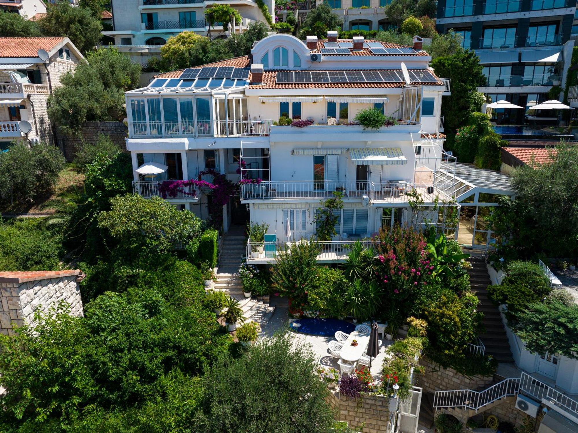 Sun Rose Apartments Sveti Stefan Dış mekan fotoğraf