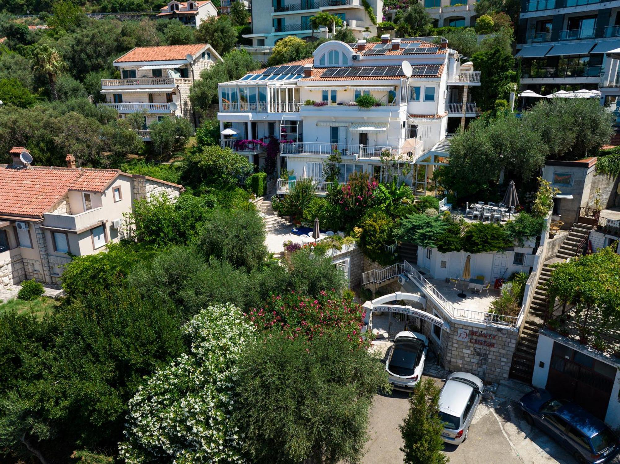 Sun Rose Apartments Sveti Stefan Dış mekan fotoğraf