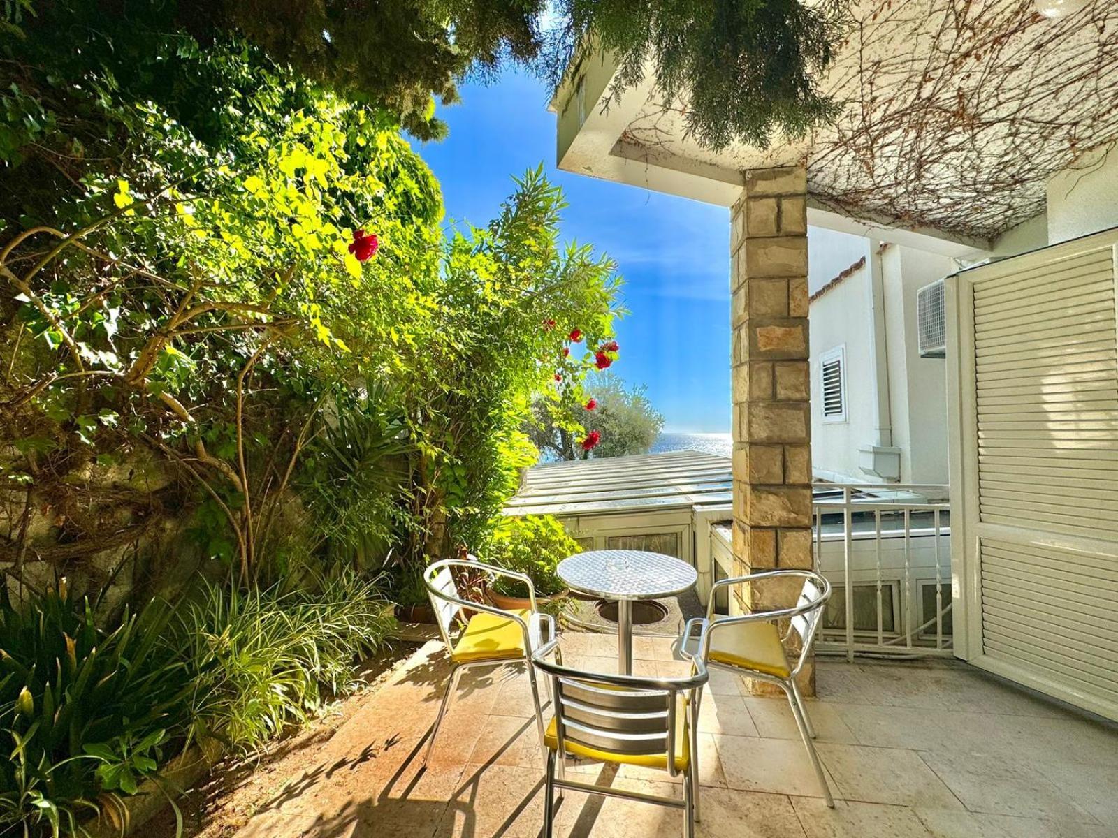 Sun Rose Apartments Sveti Stefan Dış mekan fotoğraf