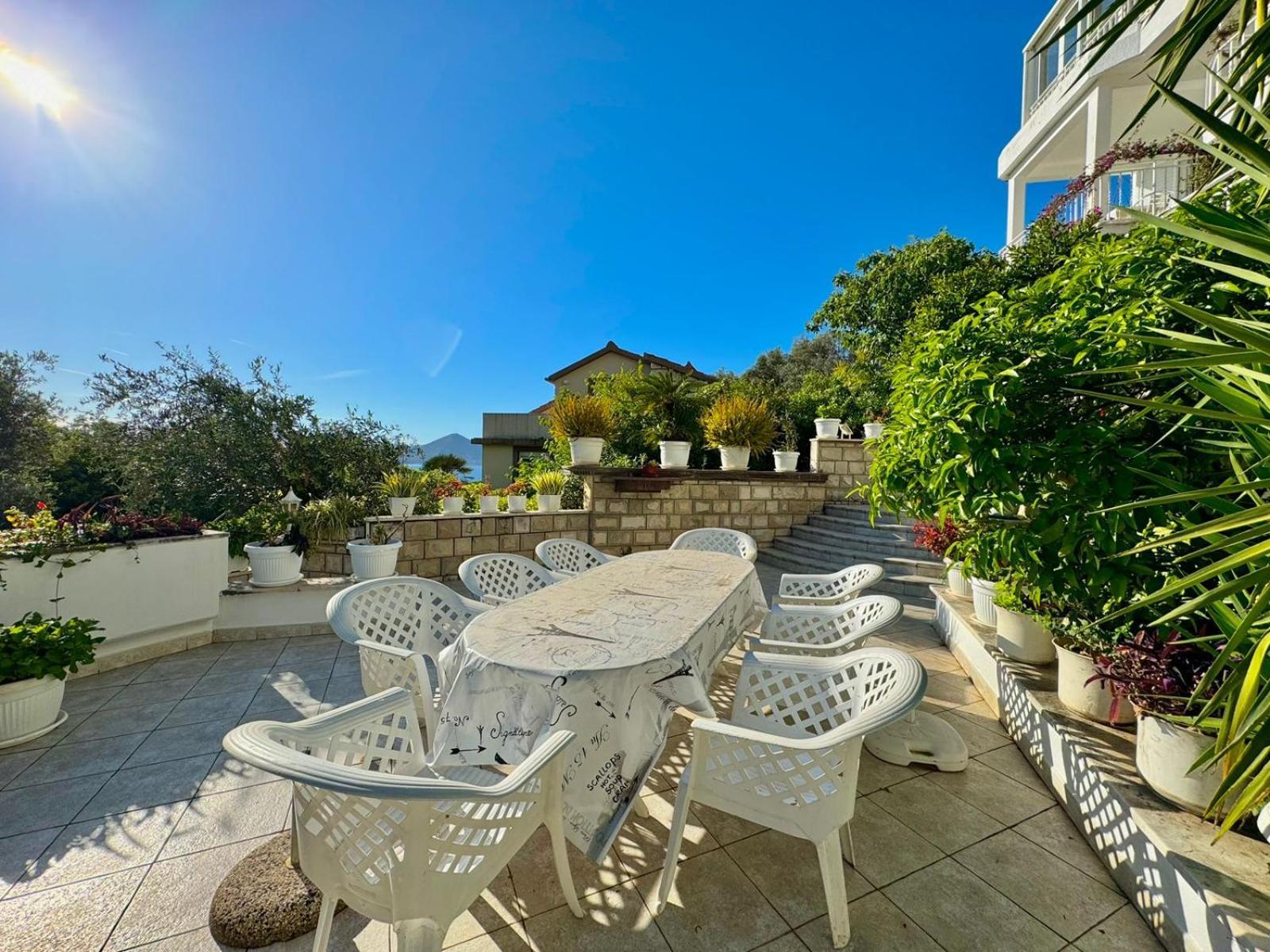 Sun Rose Apartments Sveti Stefan Dış mekan fotoğraf
