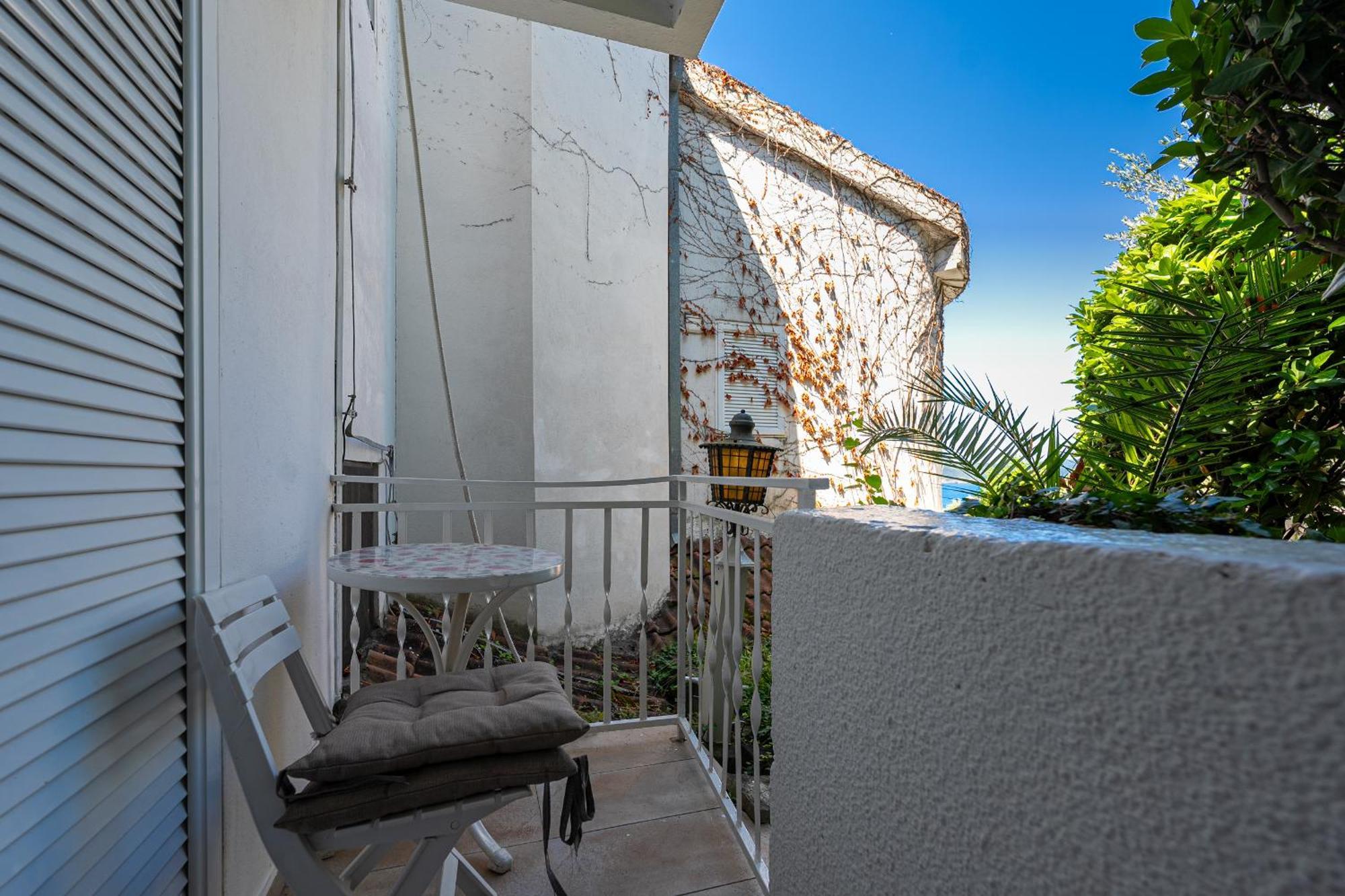 Sun Rose Apartments Sveti Stefan Oda fotoğraf