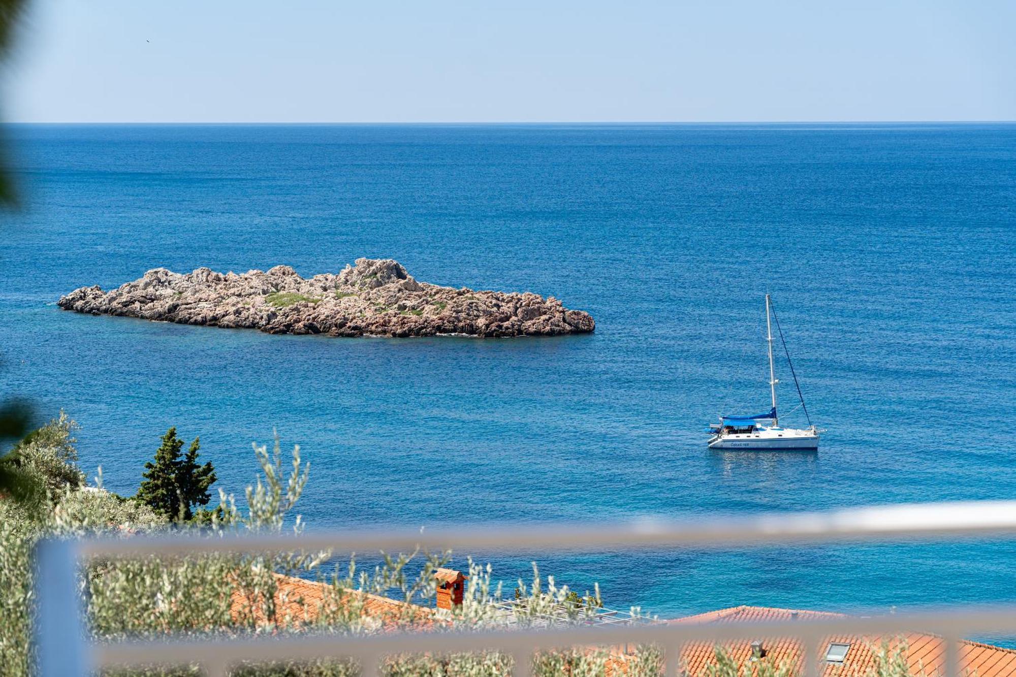 Sun Rose Apartments Sveti Stefan Oda fotoğraf