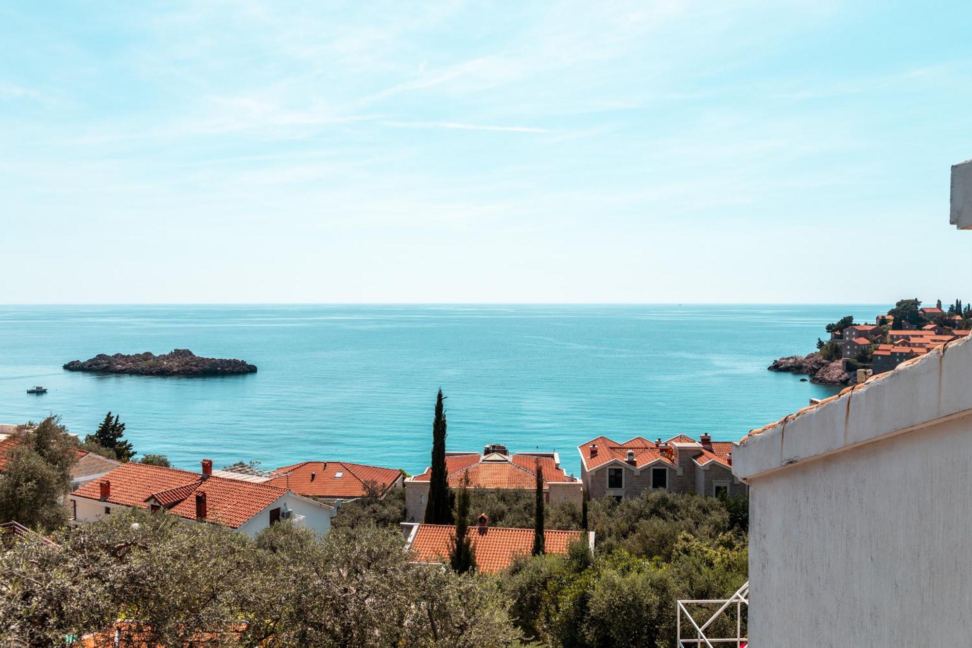 Sun Rose Apartments Sveti Stefan Oda fotoğraf